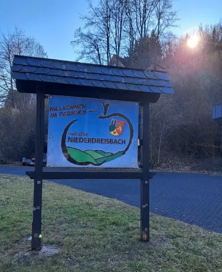 ortseingang-niederdreisbach ortseingang-niederdreisbach